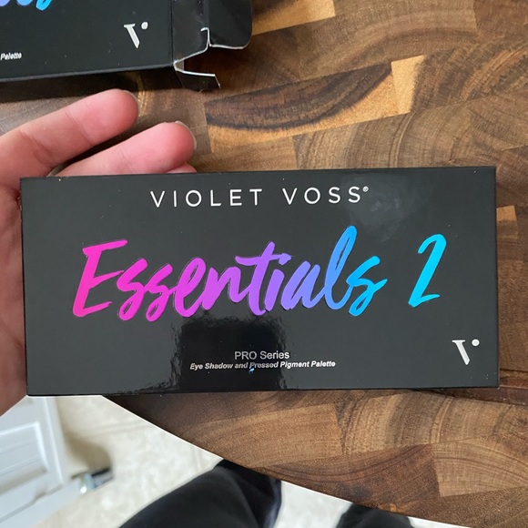 essentials 2 palette - Picture 2 of 2